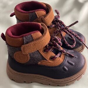 Navy and brown toddler hiking / snow boots